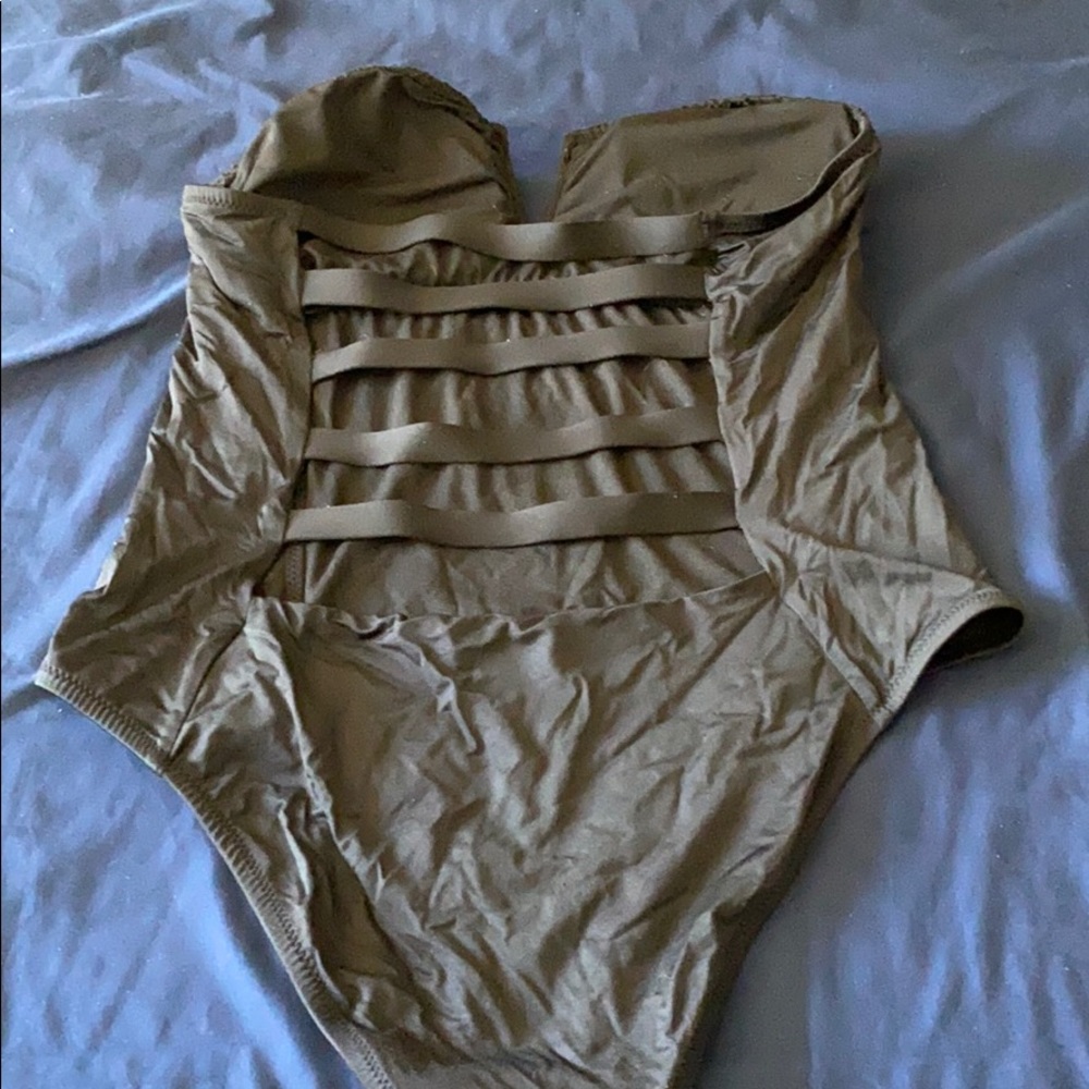 Swimsuit - Picture 2 of 3